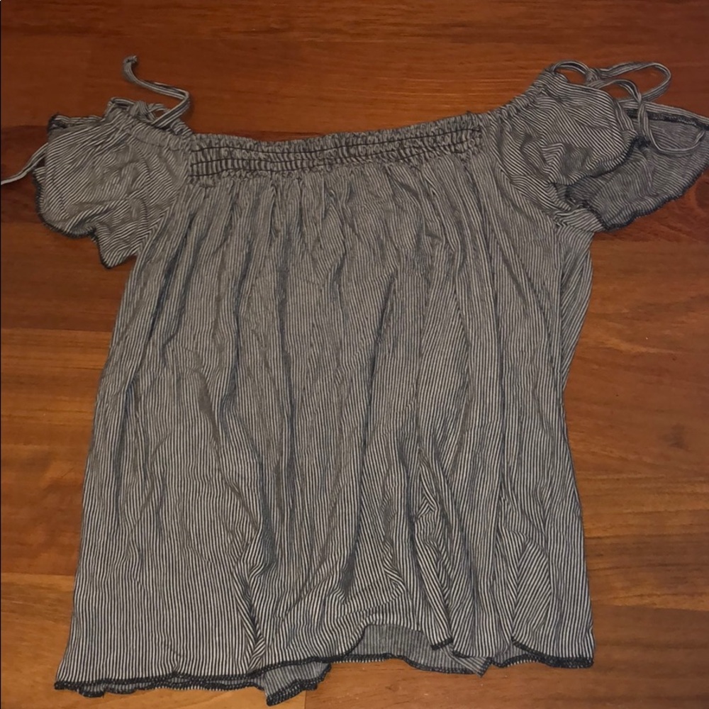 American Eagle off the shoulder top